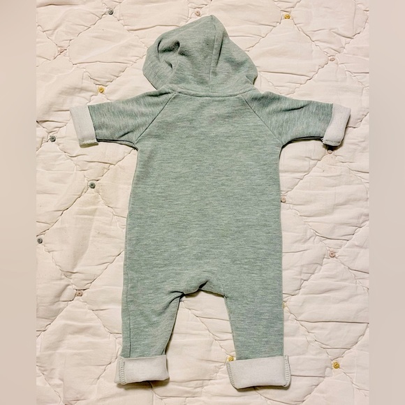 Blumind Super soft Newborn One-Piece - Picture 2 of 3